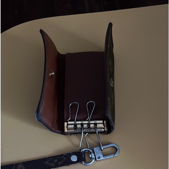 MONOGRAM KEY HOLDER - Picture 2 of 7